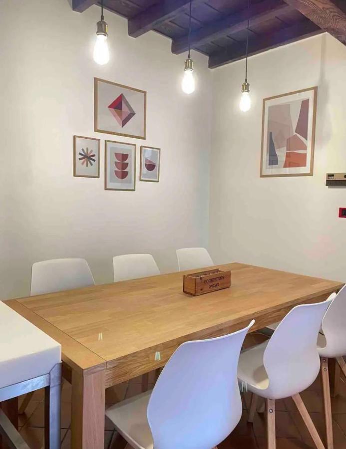 Wonderful Central Apartment! Mantova Bagian luar foto